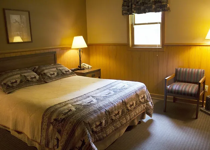 Giant Lodge *